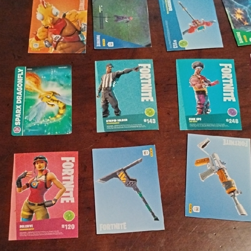 Fortnite Colorful Card Game Set - Picture 4 of 6
